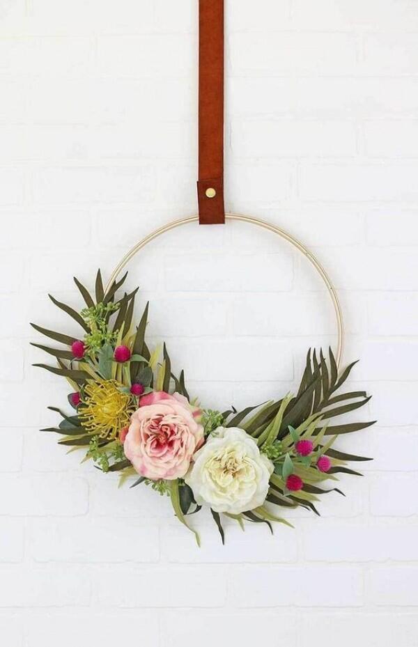 10 DIY Hiasan Dinding dari Embroidery Hoop, Anak Kos Wajib Coba!