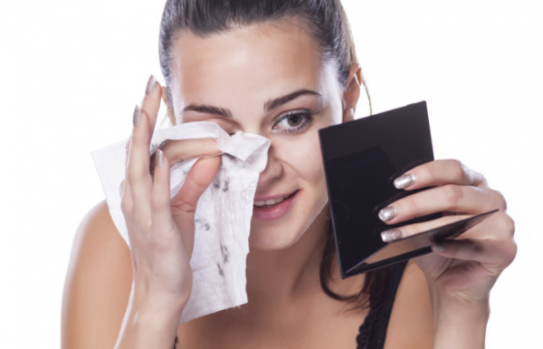 5 Tips Menggunakan Cleansing Wipes Agar Wajah Bersih Maksimal