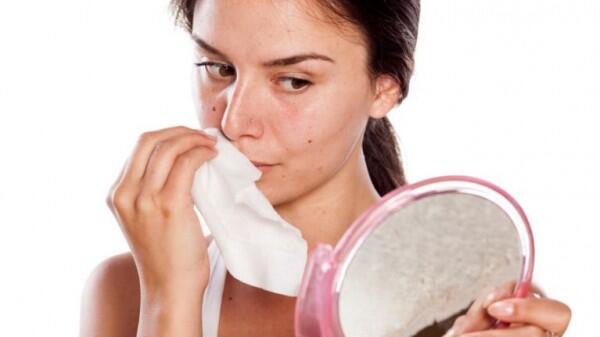 5 Tips Menggunakan Cleansing Wipes Agar Wajah Bersih Maksimal
