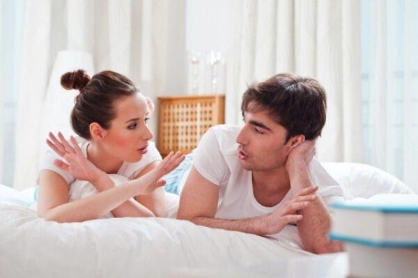 5 Manfaat Pillow Talk, Bikin Makin Erat Sama Pasangan