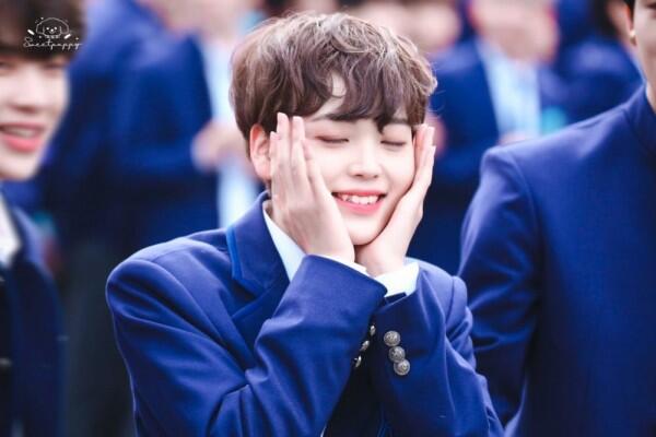 Masih Muda Banget, 10 Idola KPop Ini Belum Punya KTP Lho!