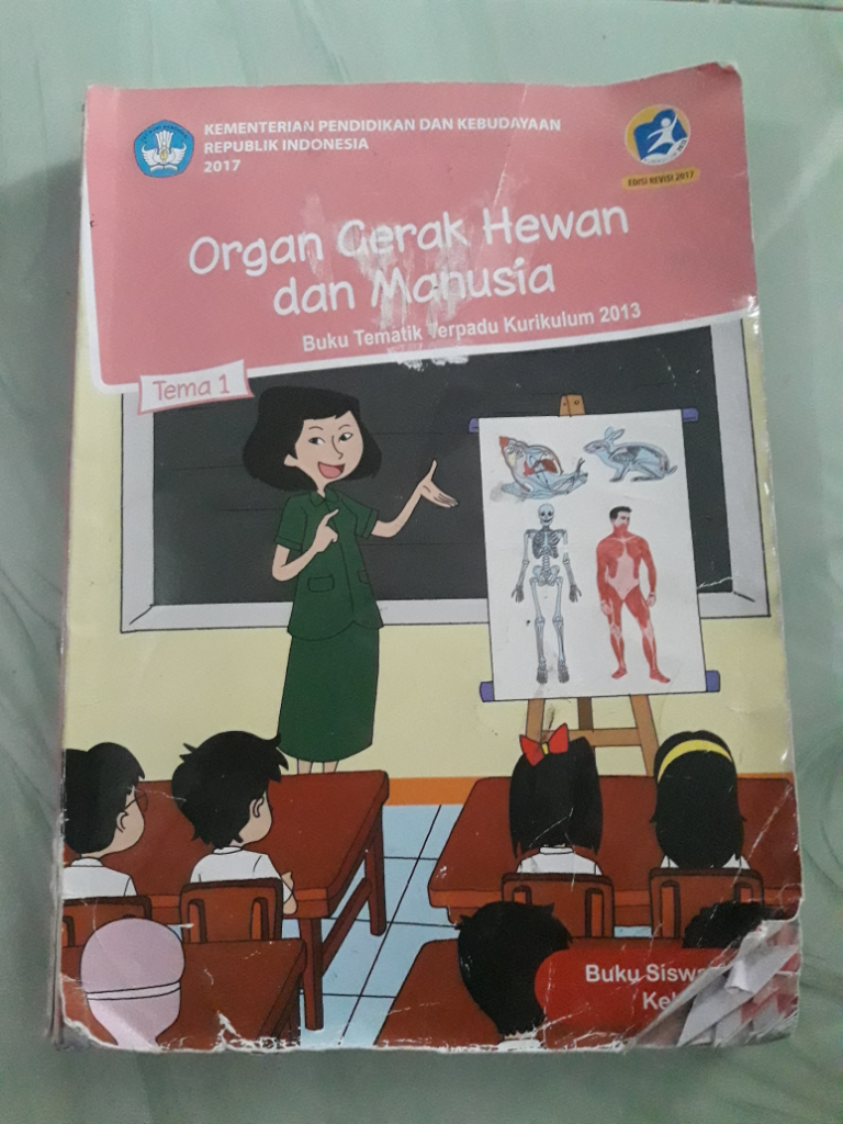 Perbedaan pendidikan jaman sekarang menurut AganSista apa?