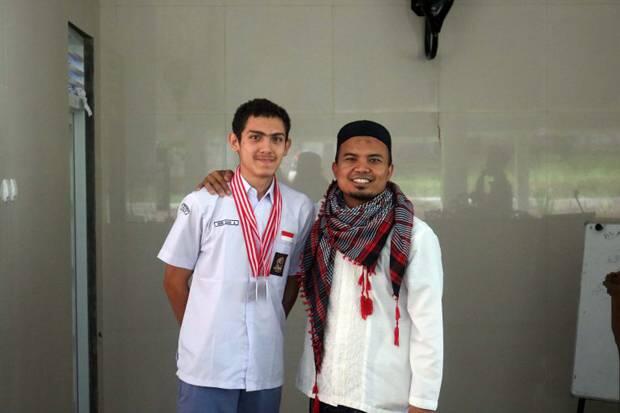 TNI Pertahankan Enzo Allie, Pesantren Al Bayan Bersyukur