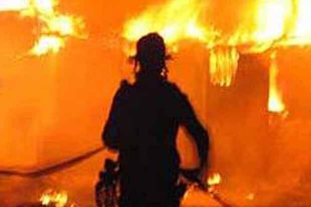 Tiga Rumah di Pasar Pulo Jahe Terbakar, 7 Mobil Damkar Diterjunkan