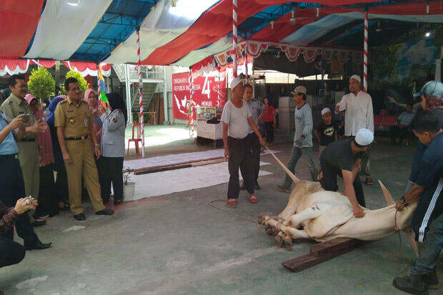Walkot Jaktim Berkurban, 663 Penghuni Rutan Pondok Bambu Nikmati Gulai Sapi