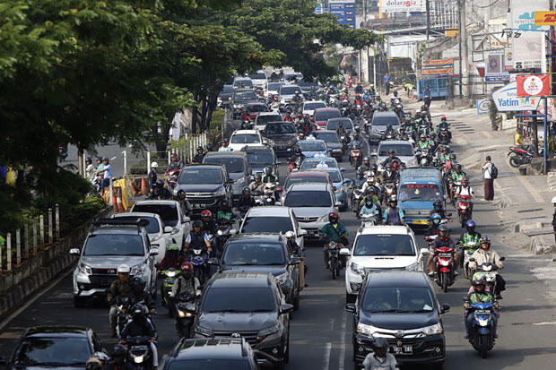Depok Fakir Trotoar, Jakarta Punya Trotoar Lebar