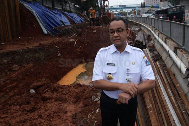 Anies Bahas Tanda untuk Taksi Online Bebas Ganjil Genap