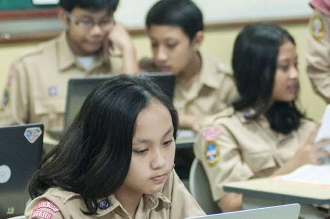 Fenomena Bimbel Online, Menguntungkan atau Merugikan?