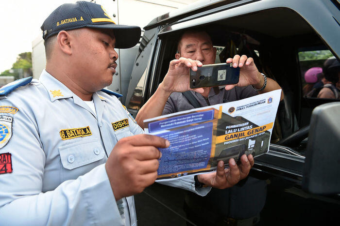 Setelah taksi online, kini pasien protes aturan ganjil-genap