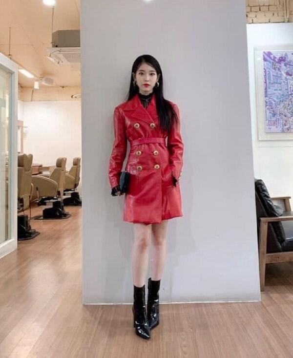 9 Gaya OOTD Mewah nan Elegan ala IU dalam Drama Hotel Del Luna