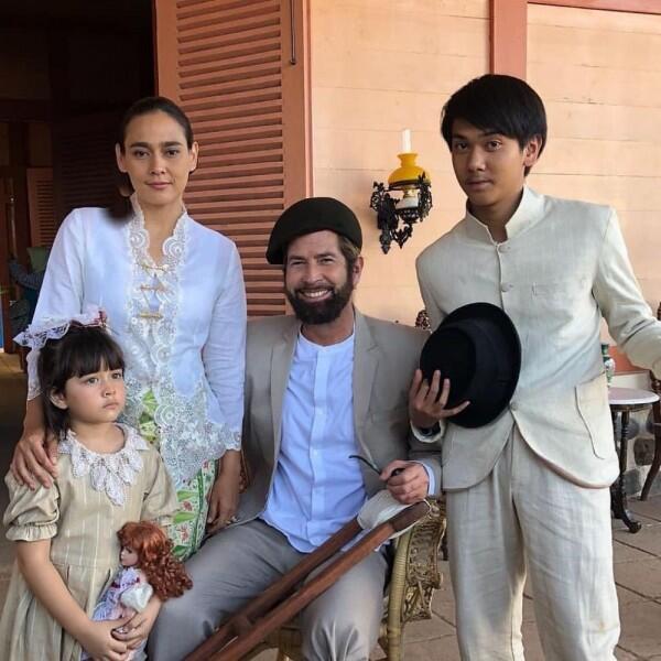 Jadi May Marais, 10 Kedekatan Ciara dengan Pemain Film Bumi Manusia
