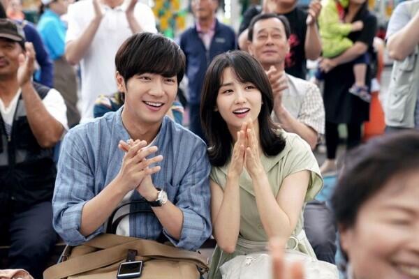 10 Potret Lee Sang Yeob & Park Ha Sun "Love Affairs in the Afternoon"