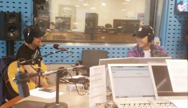 Warisi Bakat, Ini 11 Potret Keakraban Im Jihoon dan Im Hyunsik BTOB