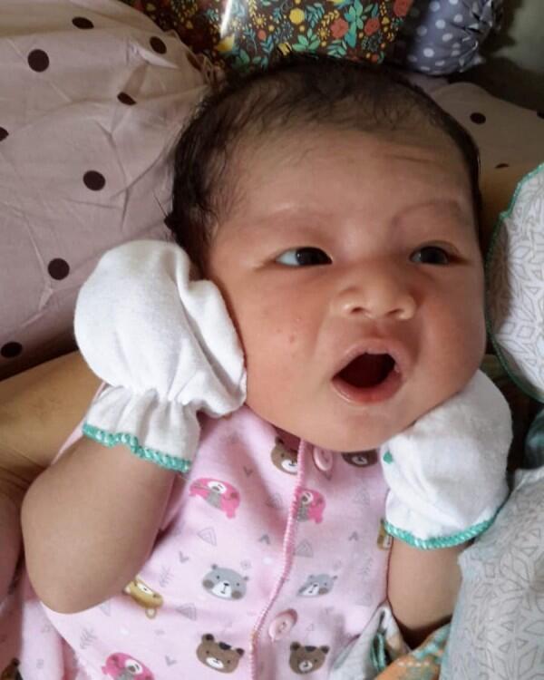 10 Potret Quinn Shanum, Putri Ilham SM*SH dan Istri yang Bikin Gemas!