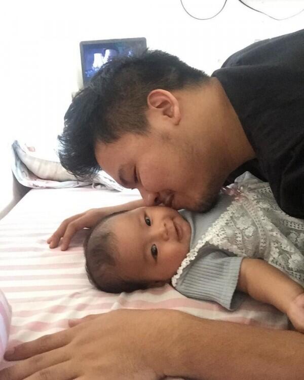 10 Potret Quinn Shanum, Putri Ilham SM*SH dan Istri yang Bikin Gemas!