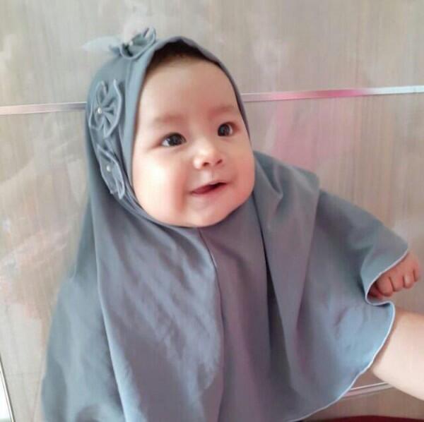 10 Potret Quinn Shanum, Putri Ilham SM*SH dan Istri yang Bikin Gemas!