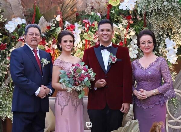Menikah, 11 Potret Perjalanan Cinta Cantika Felder & Rocky Ramadhana