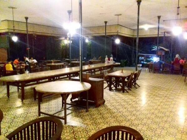 5 Angkringan Legendaris yang Wajib Dikunjungi Saat Berkunjung ke Jogja