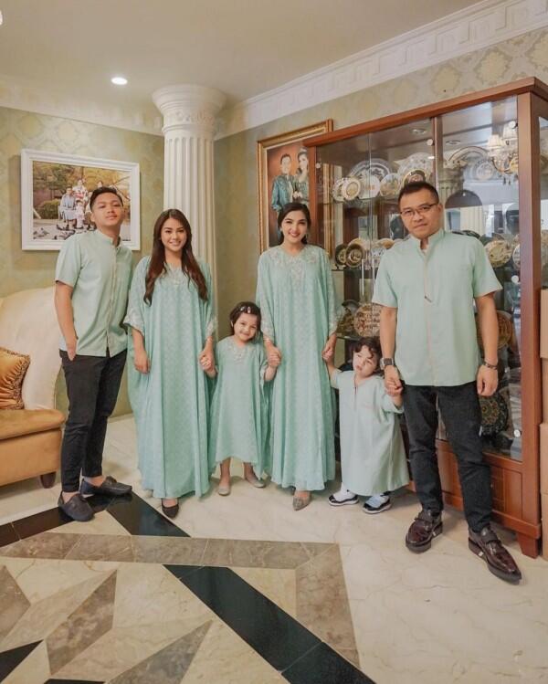 Intip 10 Gaya Fashion Keluarga Anang-Ashanty, Selalu Hits dan Kece!