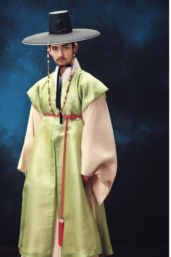 8 Pesona Idol KPop Pria Kenakan Hanbok di KDrama, bak Pangeran!