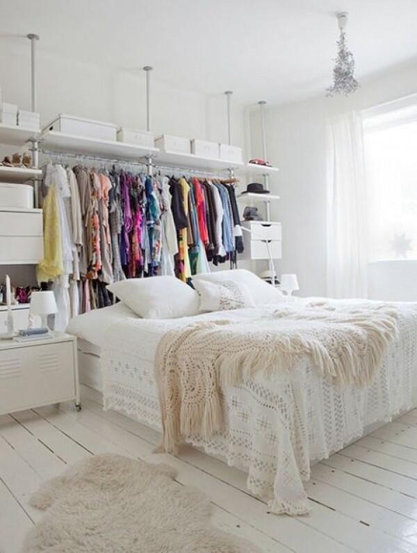 8 Desain Lemari Pakaian untuk Kamar Sempit, Gak Makan Tempat!