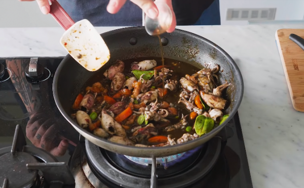 Resep dan Cara Membuat Cumi-cumi Oseng Petai ala MasterChef Indonesia