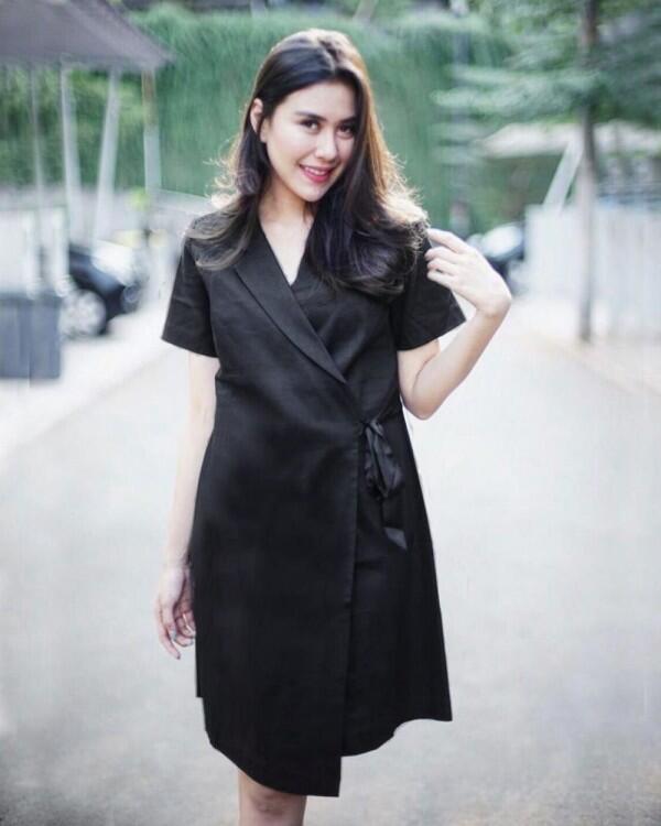 Hamil Anak Kembar, 10 Potret Memesona Syahnaz dengan Baby Bump