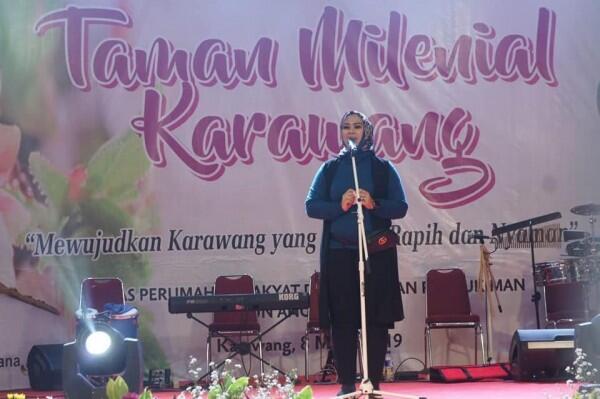 Cellica Nurrachadiana, Bupati Muda Penyuara the Power of Emak-emak