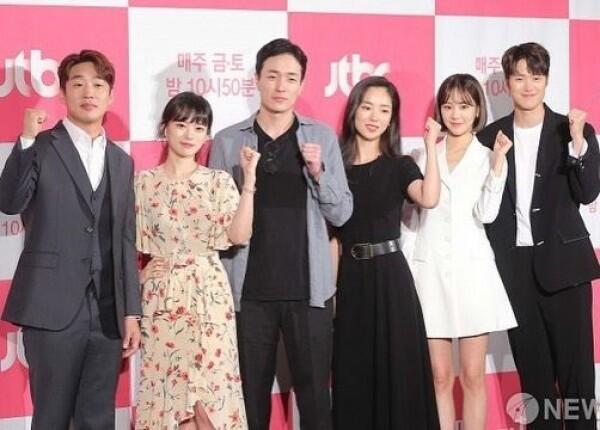 10 Potret Chun Woo He, Penulis Naskah Memesona di KDrama Melo Suits Me