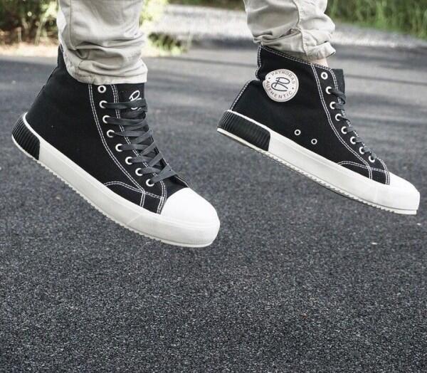 10 Rekomendasi Sneakers Brand Lokal, Berasa Pake Produk Luar!