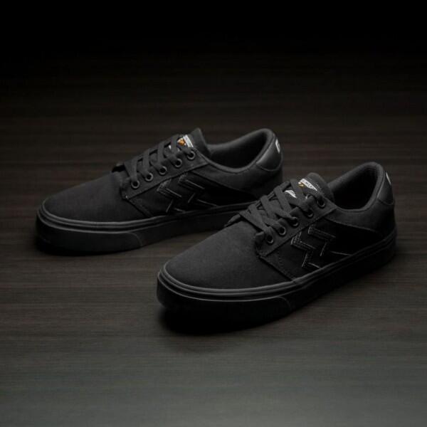 10 Rekomendasi Sneakers Brand Lokal, Berasa Pake Produk Luar!