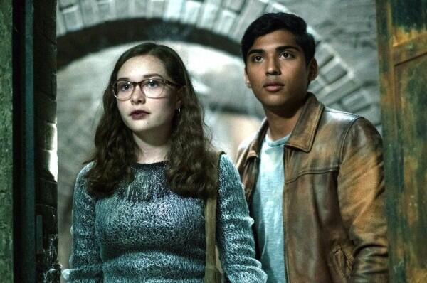 10 Potret Michael Garza yang Mencuri Hati di Film Scary Stories