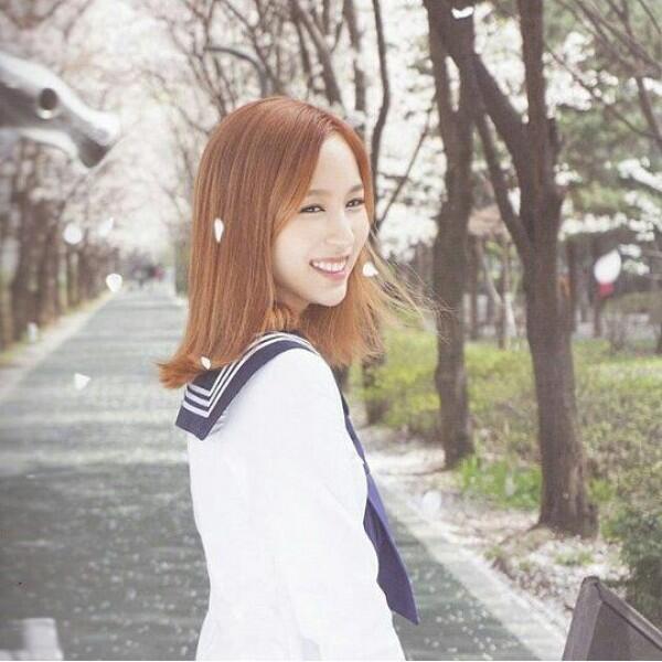 Vakum dari Twice, Ini Dia 13 Penampilan Mina yang Bikin Kangen!