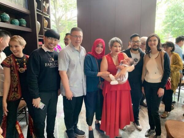 Menikah Sejak 2017, Ini 10 Momen Kebersamaan Rieta Amilia dan Suami