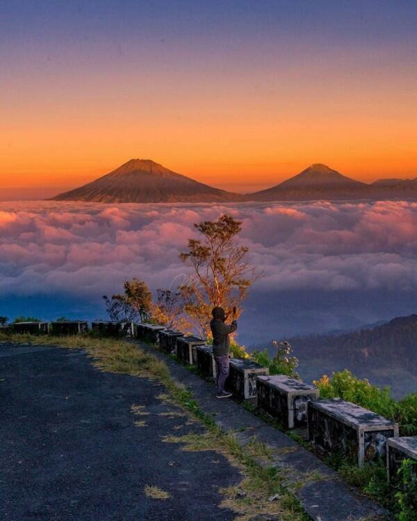 10 Destinasi Wisata Negeri di Atas Awan di Indonesia, Keren Banget