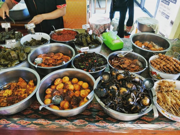 5 Kedai Nasi Jamblang Paling Diburu di Cirebon, Harus Siap Antre