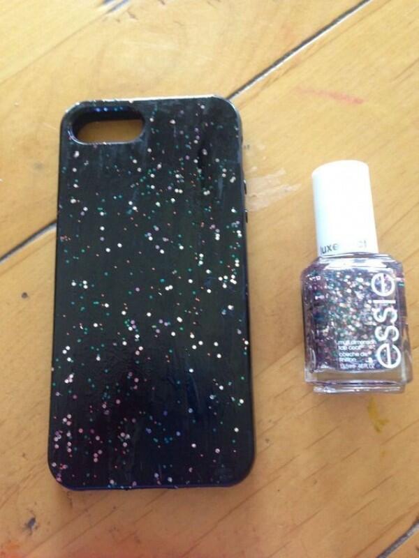 10 DIY Gampang Biar Phone Case Makin Menarik!