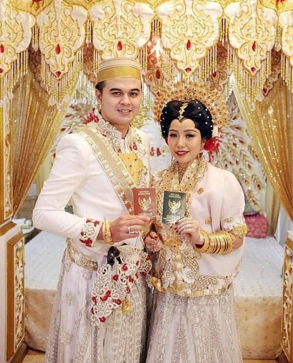 10 Pernikahan Artis Ini Menunjukkan Budaya Indonesia yang Sarat Makna