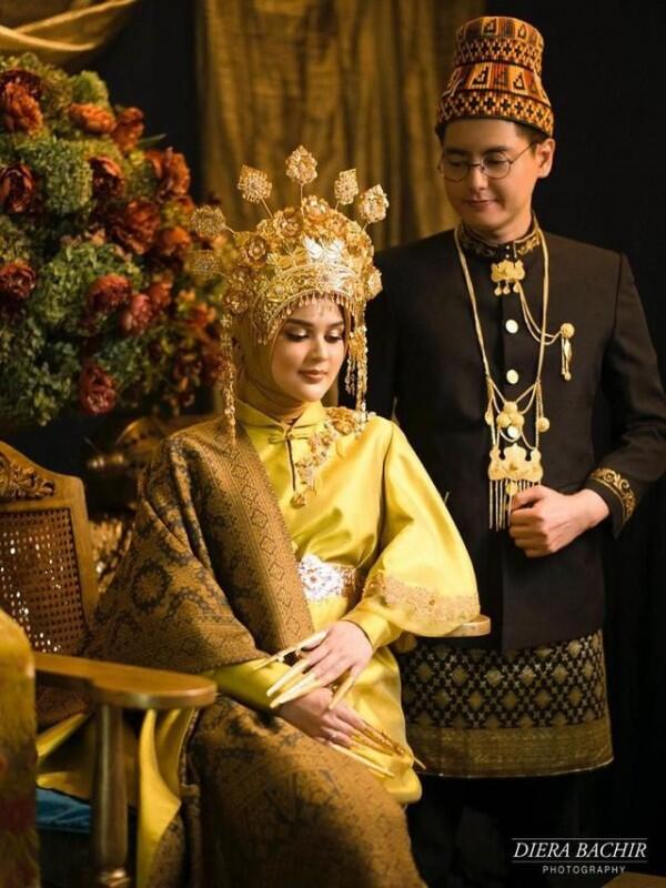 10 Pernikahan Artis Ini Menunjukkan Budaya Indonesia yang Sarat Makna