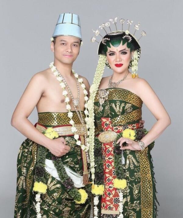 10 Pernikahan Artis Ini Menunjukkan Budaya Indonesia yang Sarat Makna