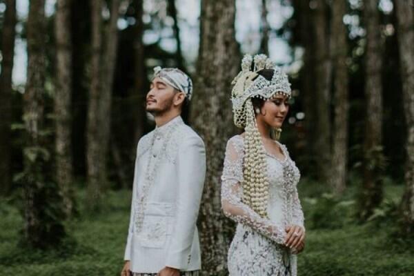 10 Pernikahan Artis Ini Menunjukkan Budaya Indonesia yang Sarat Makna