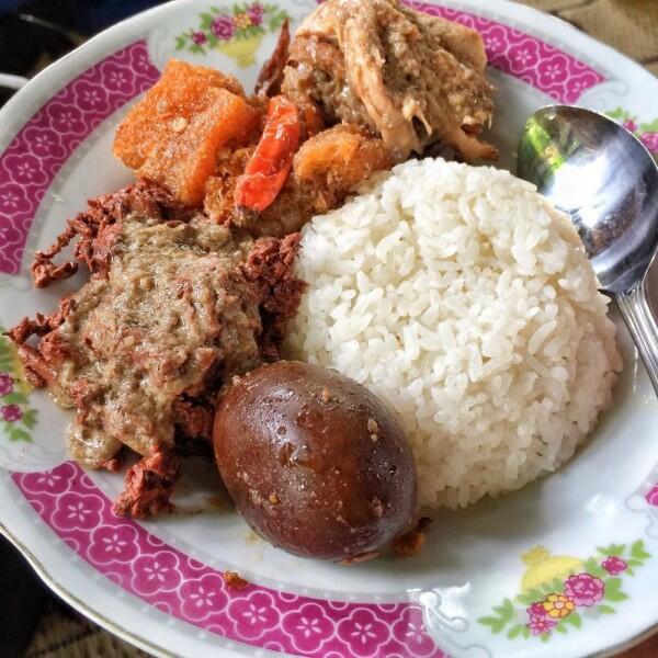 10 Warung Gudeg Manggar di Jogja yang Enak dan Legendaris