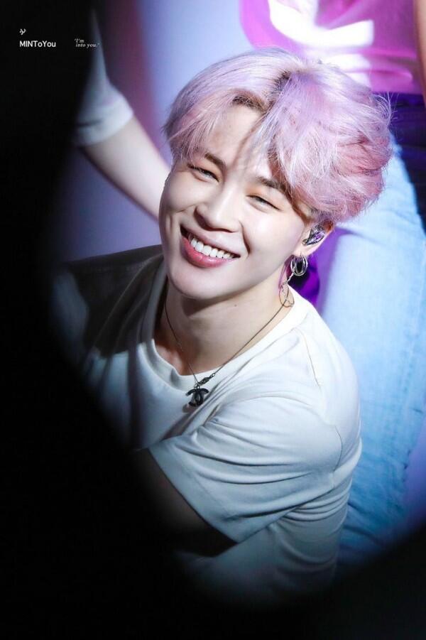 Bikin Jatuh Hati, Ini 10 Potret Senyum Jimin BTS yang Memesona