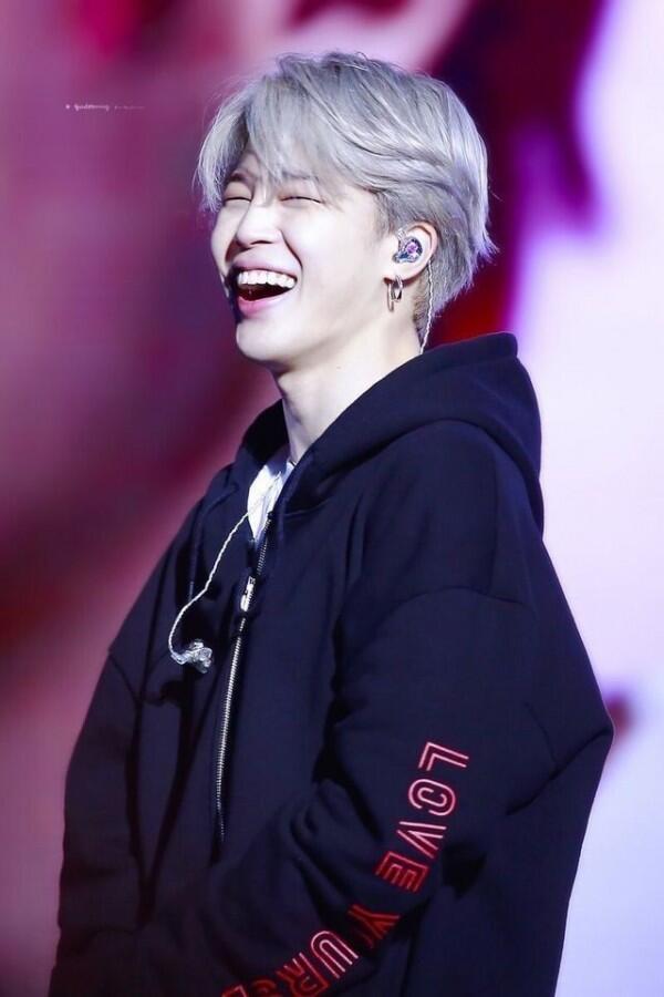 Bikin Jatuh Hati, Ini 10 Potret Senyum Jimin BTS yang Memesona