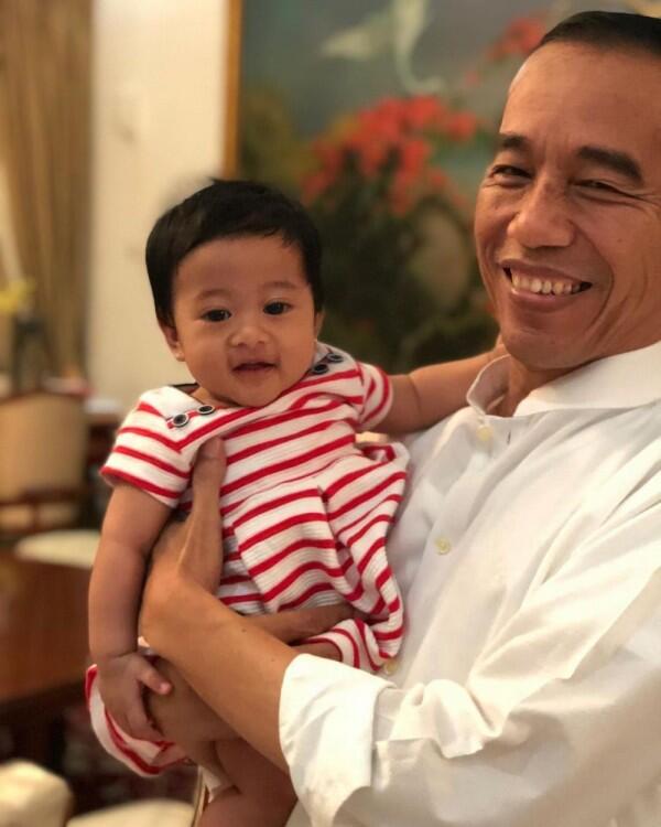 10 Potret Gemas Sedah Mirah Nasution, Cucu Perempuan Jokowi yang Unyu