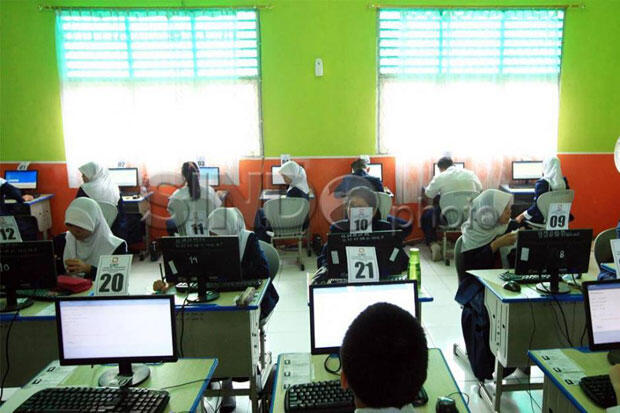 Puluhan Pelajar Penyandang Disabilitas Diberikan Pelatihan Komputer