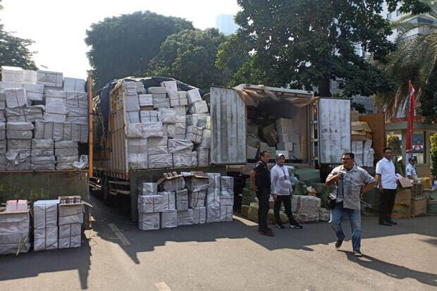 Ribuan Kosmetik Ilegal Asal China Ditemukan di Marunda dan Dadap