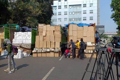 Ribuan Kosmetik Ilegal Asal China Ditemukan di Marunda dan Dadap