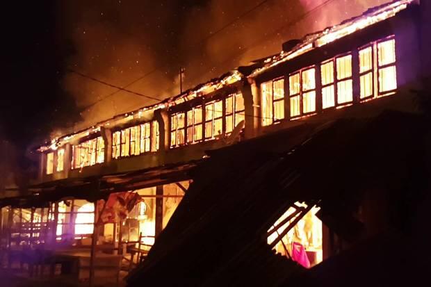 5 Rumah dan Toko Tua di Medan Labuhan Ludes Terbakar