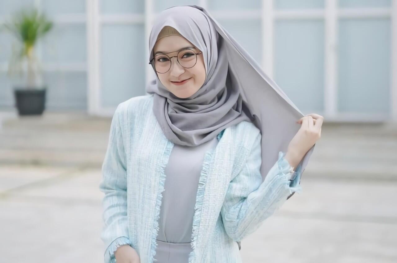 5 Warna  Jilbab  yang Cocok untuk Pemula Modis Tapi Simple 